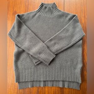 Everlane Women's Gray Turtleneck Sweater
